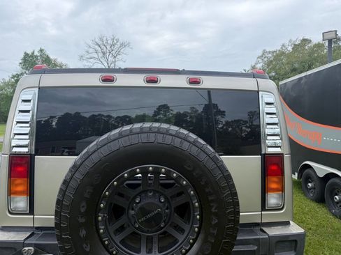 Used 2003 HUMMER H2 w/ Preferred Equipment Group image 4