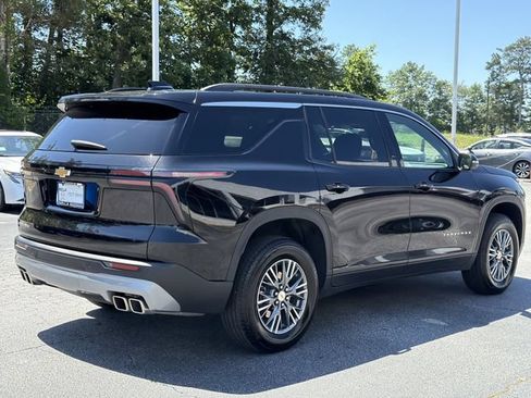 Used 2026 Chevrolet Traverse LT FWD image 6