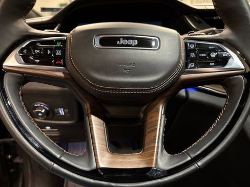 Used 2025 Jeep Grand Cherokee L Summit w/ Advanced Protech Group IV image 10