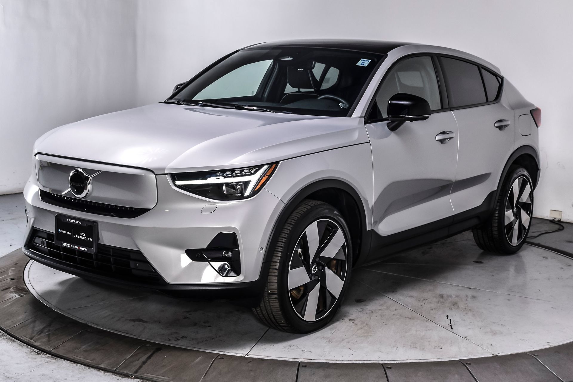 Used 2023 Volvo C40 P8 Recharge Ultimate w/ Protection Package Premier AWD/4WD image 3