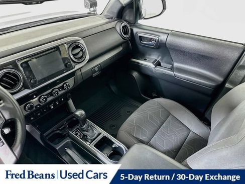 Used 2019 Toyota Tacoma TRD Sport w/ Technology Package AWD/4WD image 28