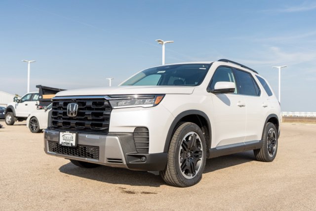 New 2026 Honda Pilot Touring image 3