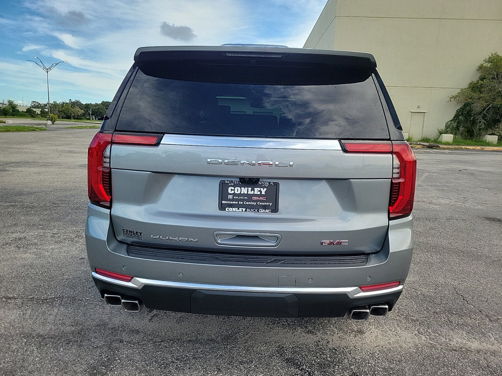 New 2026 GMC Yukon Denali w/ Denali Reserve Package AWD/4WD image 6
