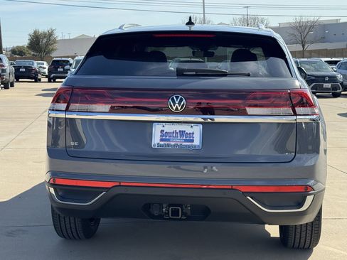 New 2026 Volkswagen Atlas Cross Sport SE FWD image 6