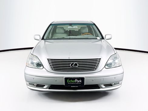 Used 2005 Lexus LS 430 RWD image 2