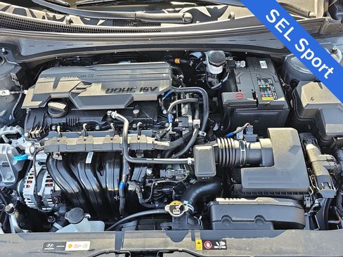 Used 2025 Hyundai Elantra Sport FWD image 12