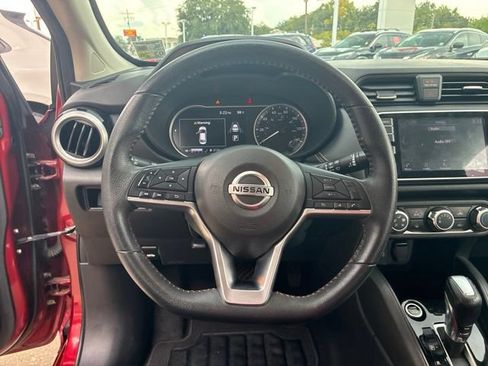 Used 2021 Nissan Versa SR FWD image 21
