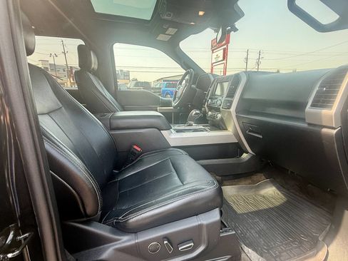 Used 2018 Ford F150 Lariat w/ Equipment Group 502A Luxury AWD/4WD image 16
