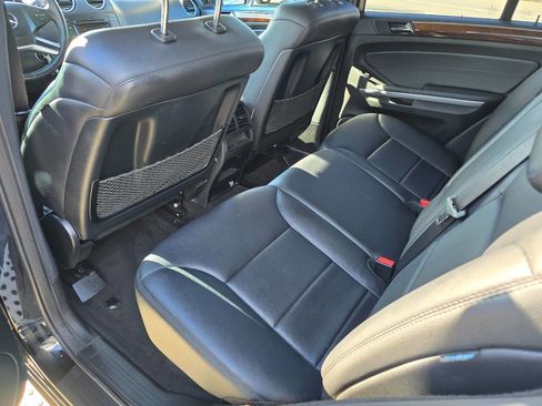 Used 2010 Mercedes-Benz ML 350 4MATIC w/ Premium 1 Pkg image 24