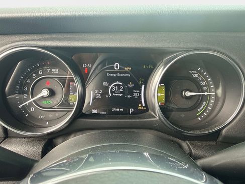 Used 2023 Jeep Wrangler Unlimited Sahara w/ Cold Weather Group image 29