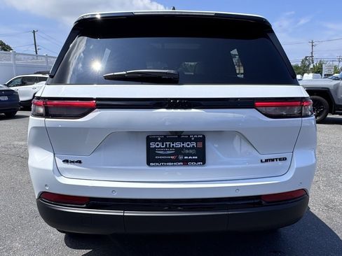 New 2025 Jeep Grand Cherokee Limited w/ Black Appearance Package image 6