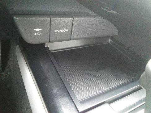 Used 2018 Toyota Camry SE image 15