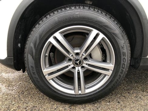 Used 2022 Mercedes-Benz GLC 300 4MATIC image 9