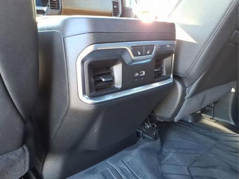 Used 2025 Chevrolet Silverado 1500 High Country image 15