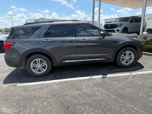 Used 2020 Ford Explorer XLT w/ Equipment Group 202A AWD/4WD image 3