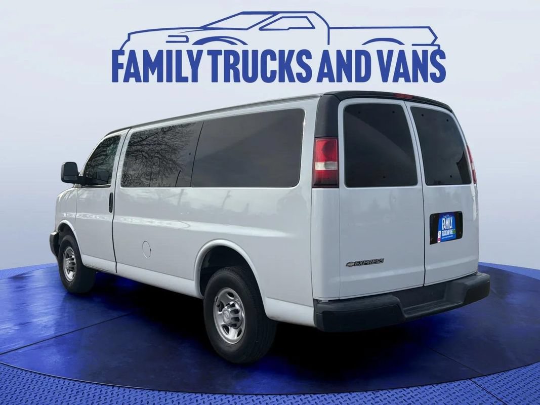 Used 2018 Chevrolet Express 2500 LS w/ Driver Convenience Package RWD image 3