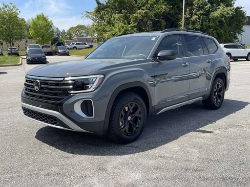 New 2026 Volkswagen Atlas Peak Edition AWD/4WD image 3