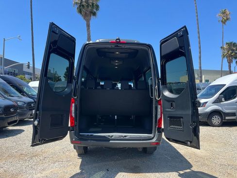 Used 2025 Mercedes-Benz Sprinter 2500 image 9