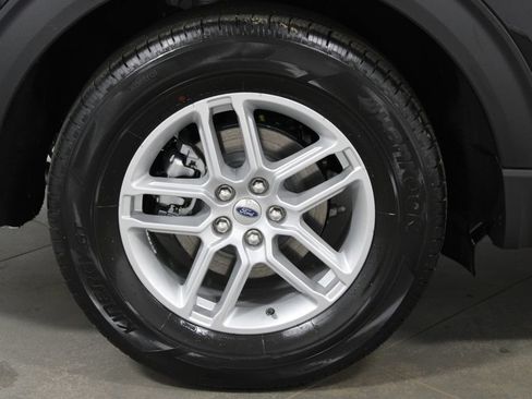 New 2026 Ford Explorer Active RWD image 16