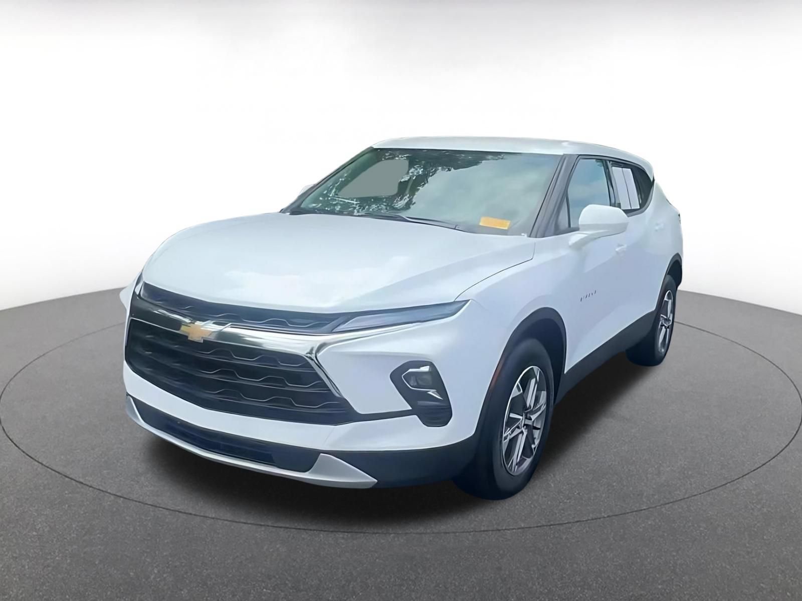 Used 2025 Chevrolet Blazer LT FWD image 6