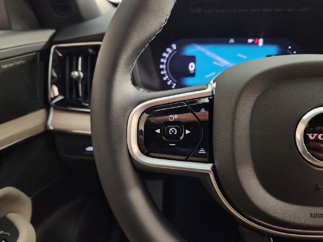 New 2026 Volvo XC90 T8 Plus w/ Protection Package Premier AWD/4WD image 28