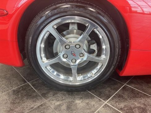 Used 2001 Chevrolet Corvette Convertible w/ Preferred Equipment Group2 image 10