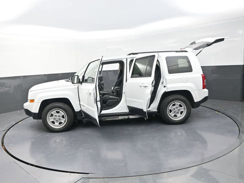 Used 2015 Jeep Patriot Sport w/ Power Value Group image 31