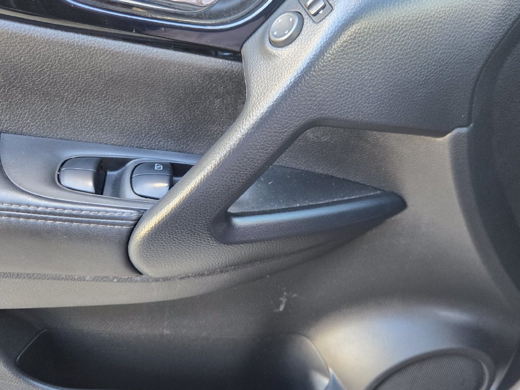 Used 2020 Nissan Rogue Sport SV FWD image 27