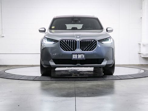 Used 2025 BMW X3 xDrive30i w/ Premium Package image 2