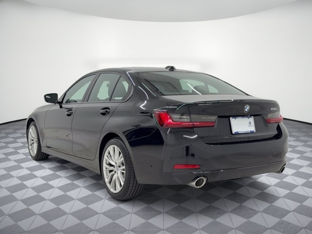 Used 2023 BMW 330i Sedan RWD image 3