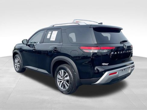 Used 2023 Nissan Pathfinder SL AWD/4WD image 6