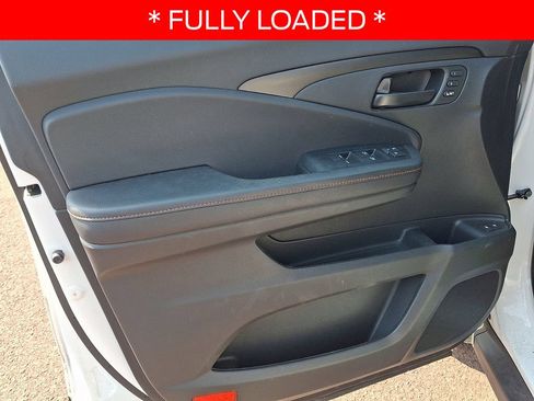 Used 2025 Honda Passport TrailSport image 11