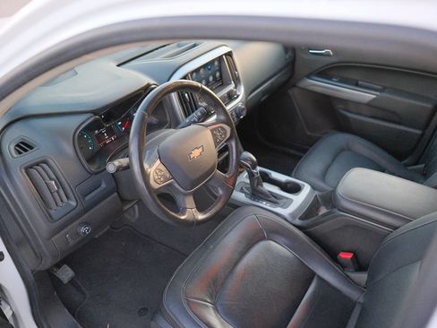 Used 2022 Chevrolet Colorado LT w/ Luxury Package RWD image 6