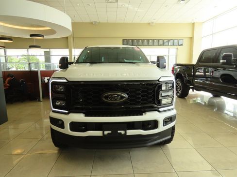 New 2026 Ford F250 Lariat w/ Black Appearance Package image 5