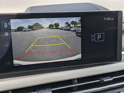 Certified 2025 Hyundai Tucson SE FWD image 28