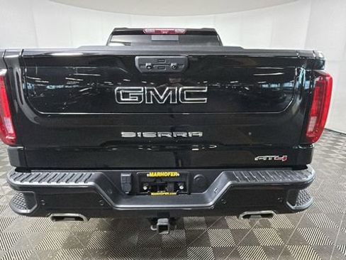 Used 2022 GMC Sierra 1500 AT4 w/ AT4 Premium Package AWD/4WD image 4