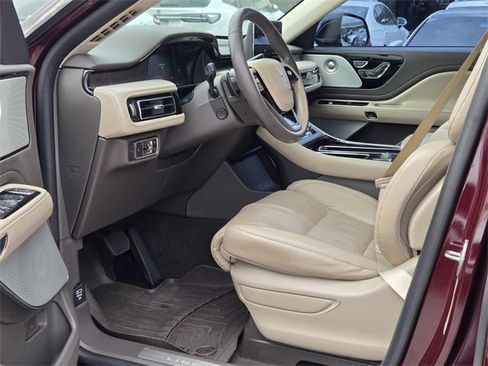 Used 2020 Lincoln Aviator Reserve w/ Equipment Group 201A image 13