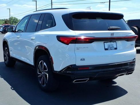 Used 2025 Buick Enclave Sport Touring AWD/4WD image 5