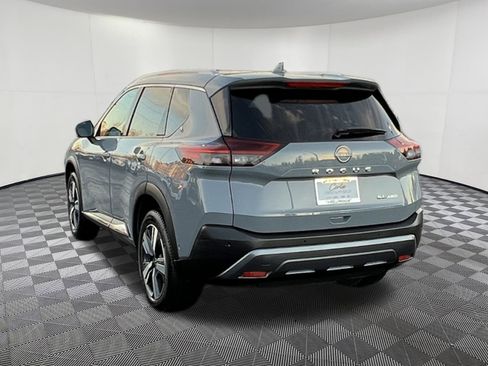 Used 2023 Nissan Rogue SL w/ SL Premium Package image 4