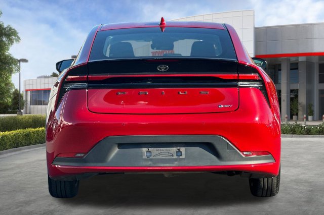 Certified 2025 Toyota Prius LE FWD image 6