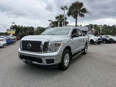 Used 2018 Nissan Titan SV w/ SV Convenience Package