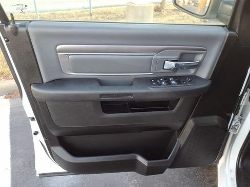 Used 2022 RAM 1500 Classic SLT AWD/4WD image 24