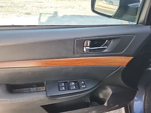 Used 2014 Subaru Outback 2.5i Limited w/ Moonroof Package image 15