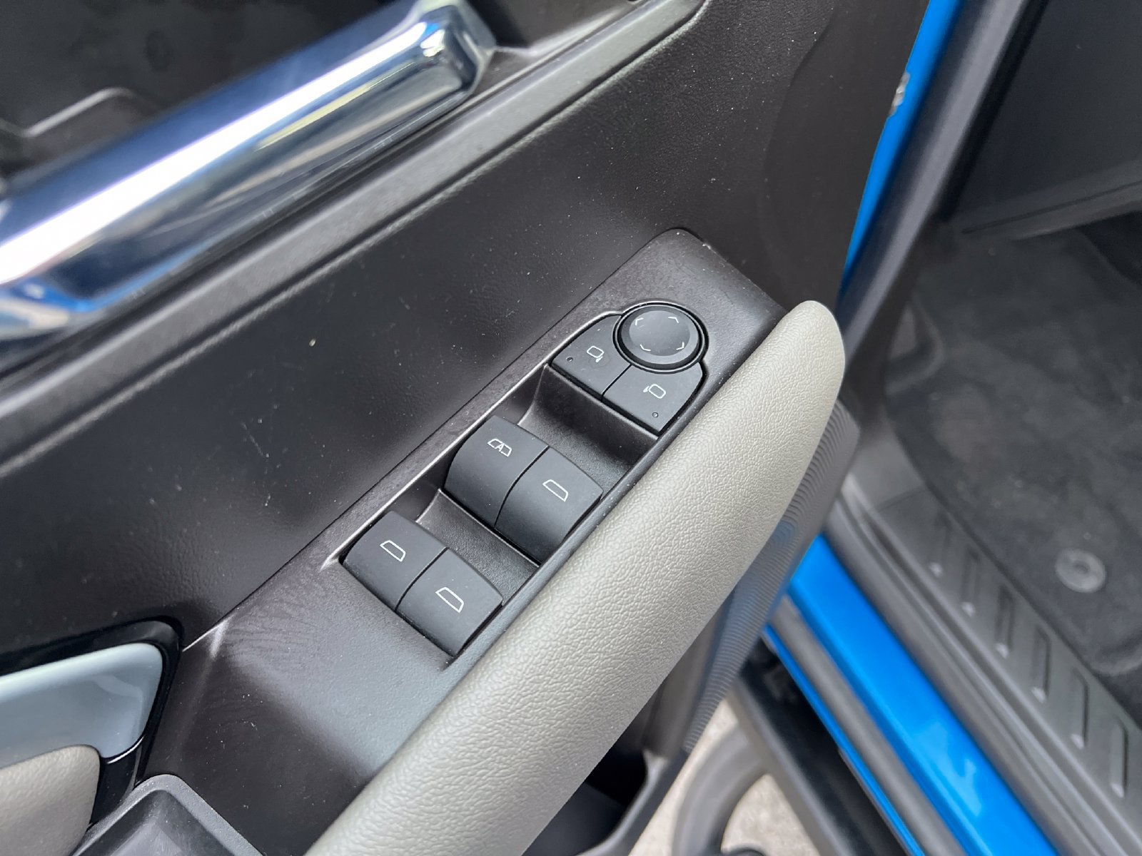 Used 2024 Chevrolet Colorado ZR2 AWD/4WD image 25