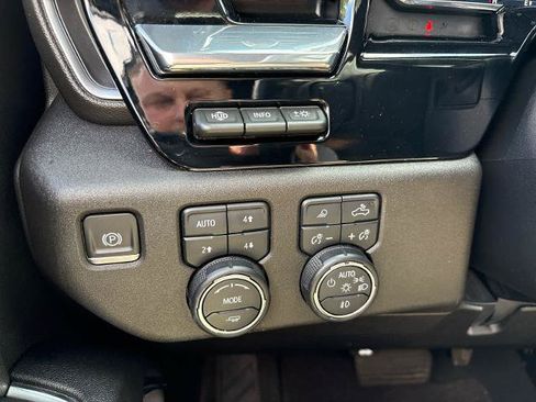 Used 2024 Chevrolet Silverado 2500 High Country w/ High Country Premium Package AWD/4WD image 33