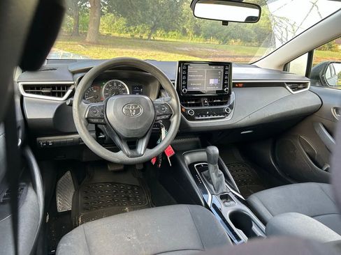 Used 2020 Toyota Corolla LE FWD image 13