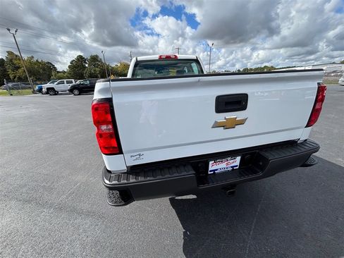 Used 2017 Chevrolet Silverado 1500 W/T w/ Trailering Package image 4