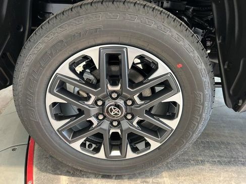 New 2026 Toyota Tundra Limited AWD/4WD image 17