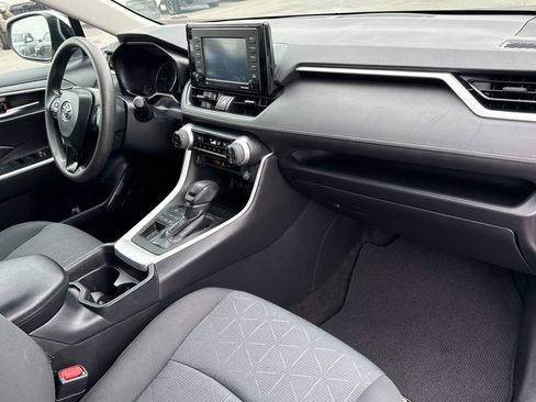 Used 2020 Toyota RAV4 XLE image 21