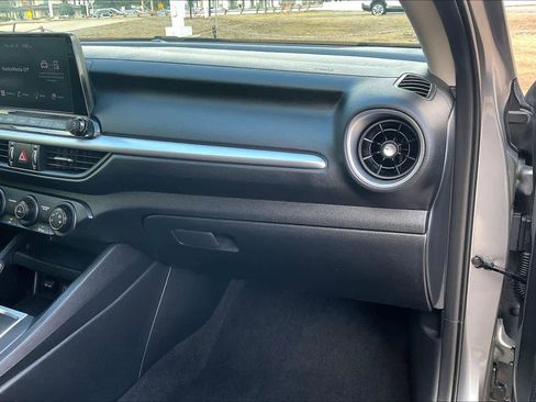 Used 2024 Kia Forte LXS image 16